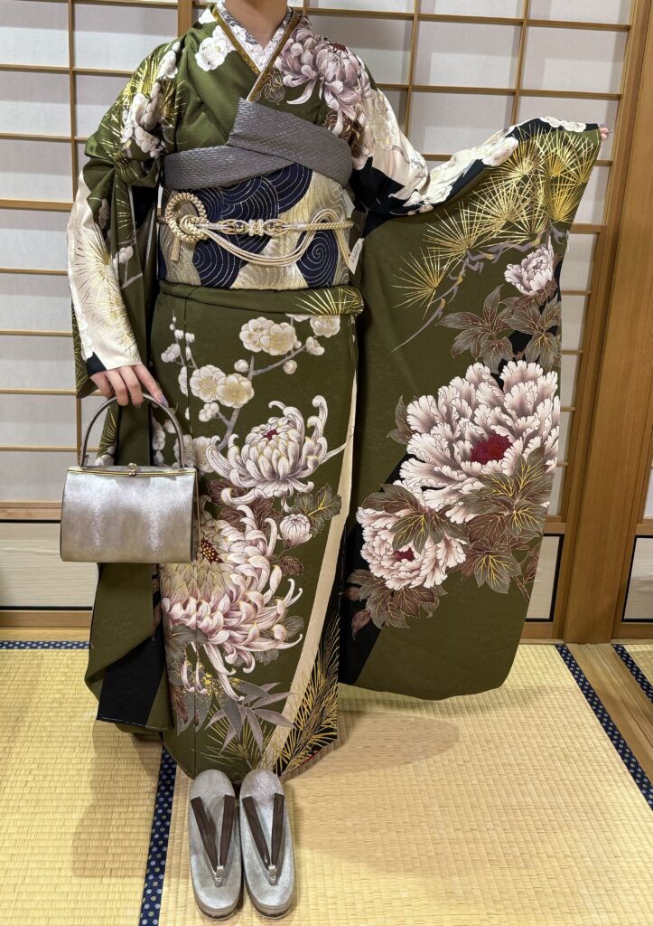 大人っぽく、どこか懐かしい